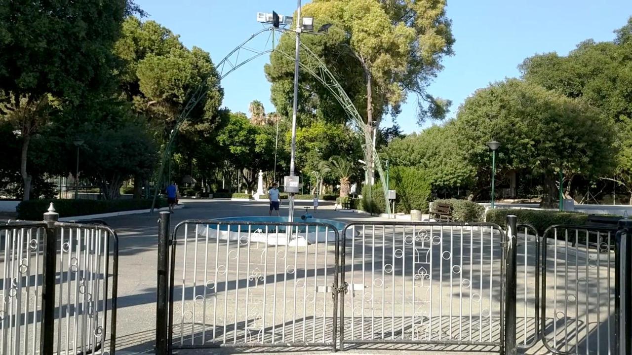 Fantastic 1 Bed Apartment By The Sea Opposite 4 Seasons Limisso Esterno foto