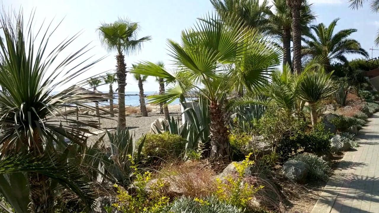 Fantastic 1 Bed Apartment By The Sea Opposite 4 Seasons Limisso Esterno foto