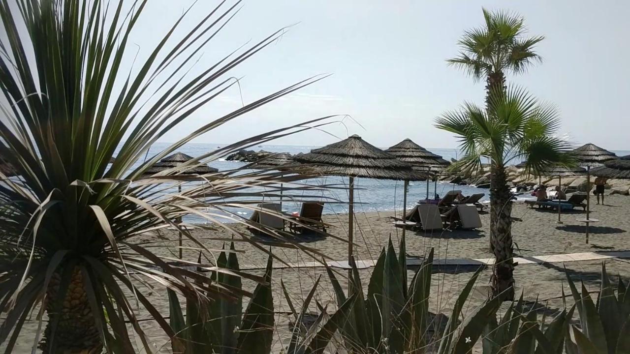 Fantastic 1 Bed Apartment By The Sea Opposite 4 Seasons Limisso Esterno foto